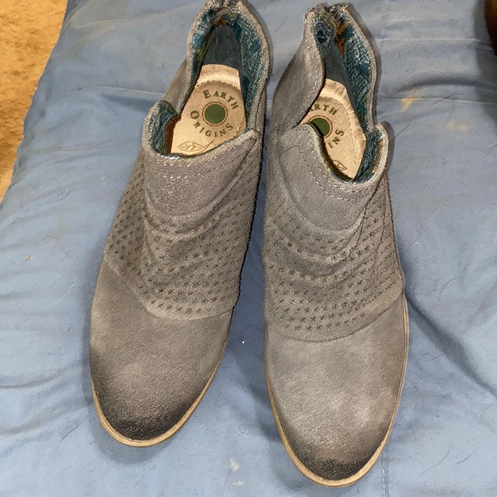Earth Origins Grey Size 8 Leather Zip Back